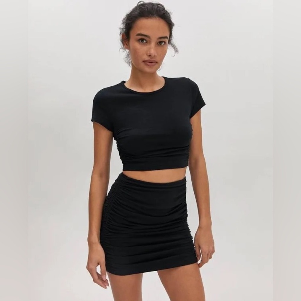 BNWOT - TNA Chill Malibu Skirt